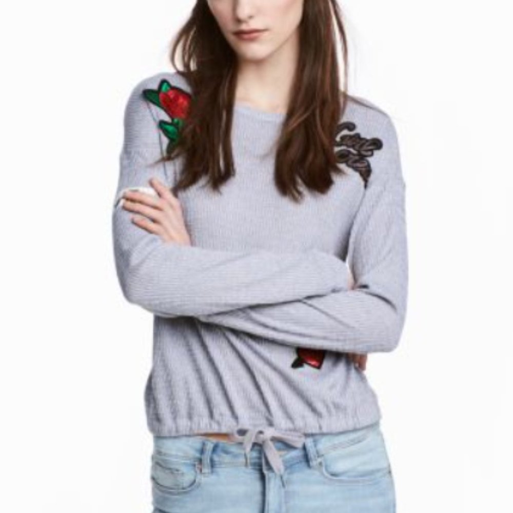 H&M Divided Women's Embroidered Gray Rib-Knit Pullover Sweatshirt‎ Size Medium